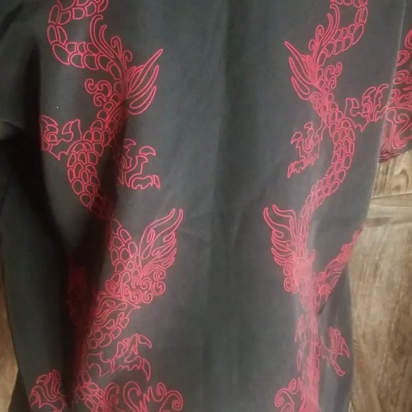 Silver Point-Retro Dragon Button Up Shirt-Size Medium - Picture 9 of 12